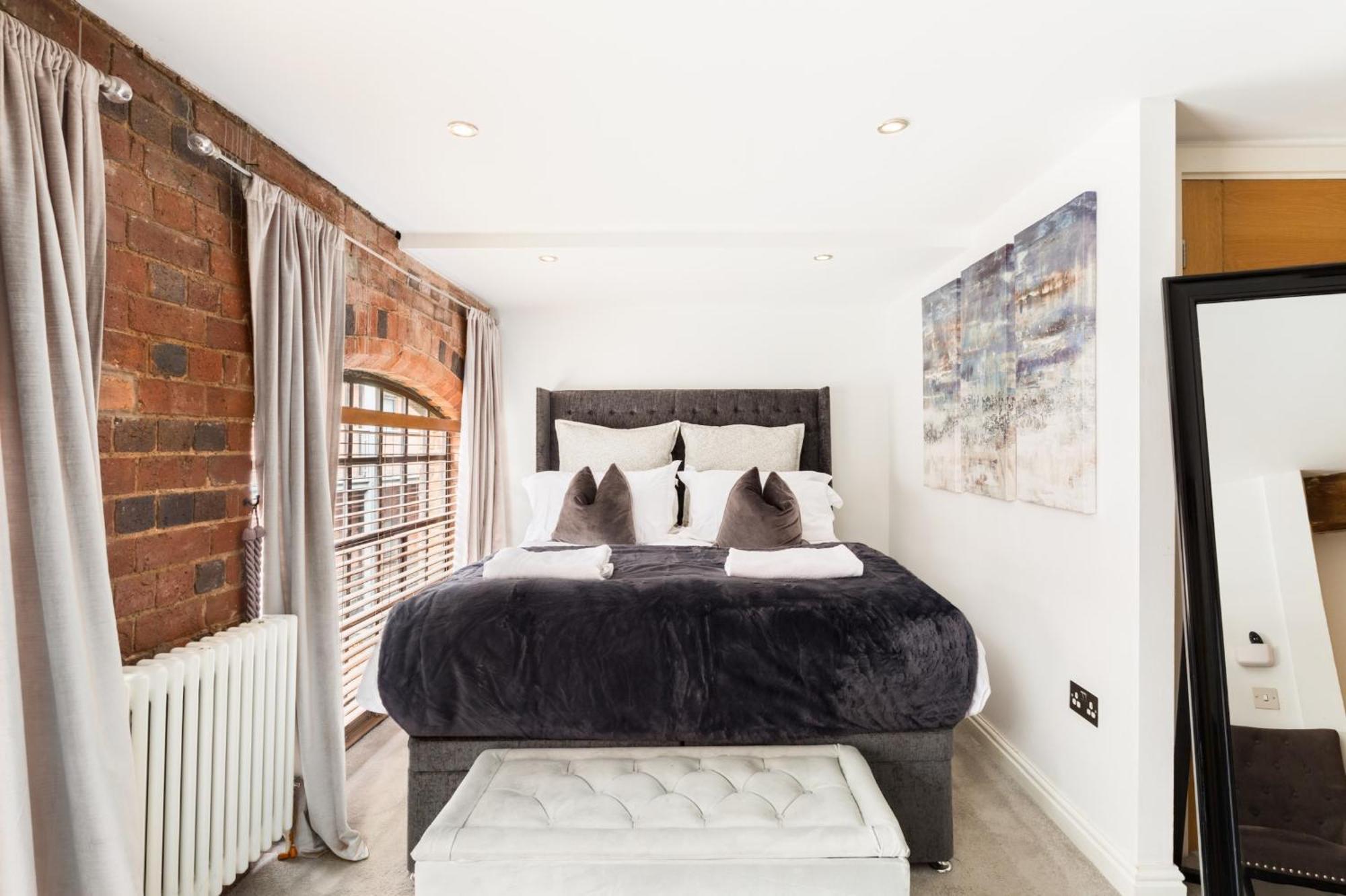 High End Luxury Townhouse In Jq, 4 Bedrooms, Flat Screen Tv In All Rooms, Free Parking, Near Birmingham City Centre Deposit Required Ngoại thất bức ảnh