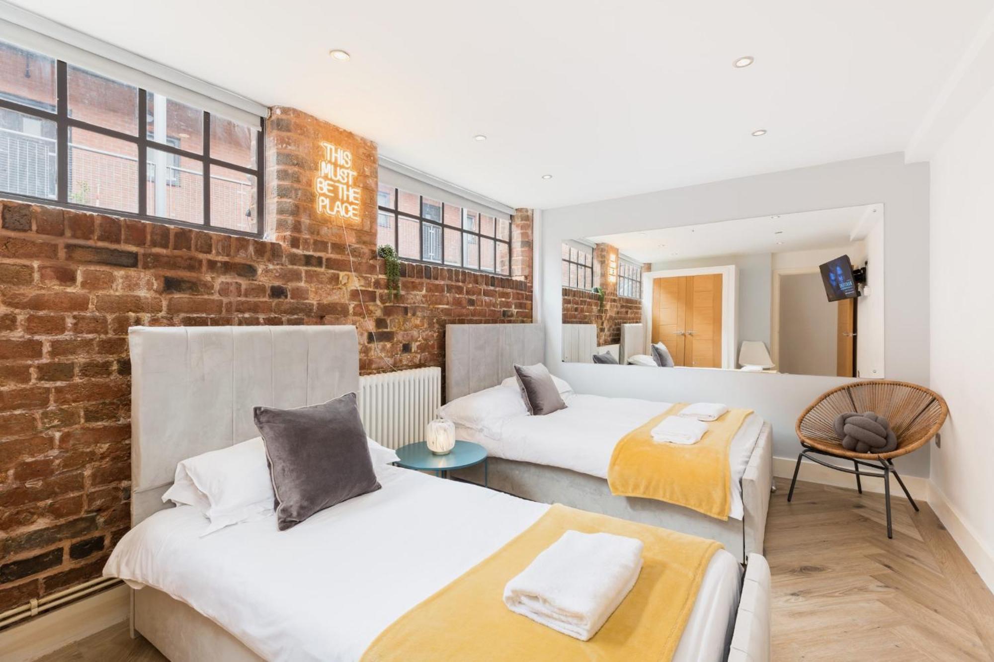 High End Luxury Townhouse In Jq, 4 Bedrooms, Flat Screen Tv In All Rooms, Free Parking, Near Birmingham City Centre Deposit Required Ngoại thất bức ảnh