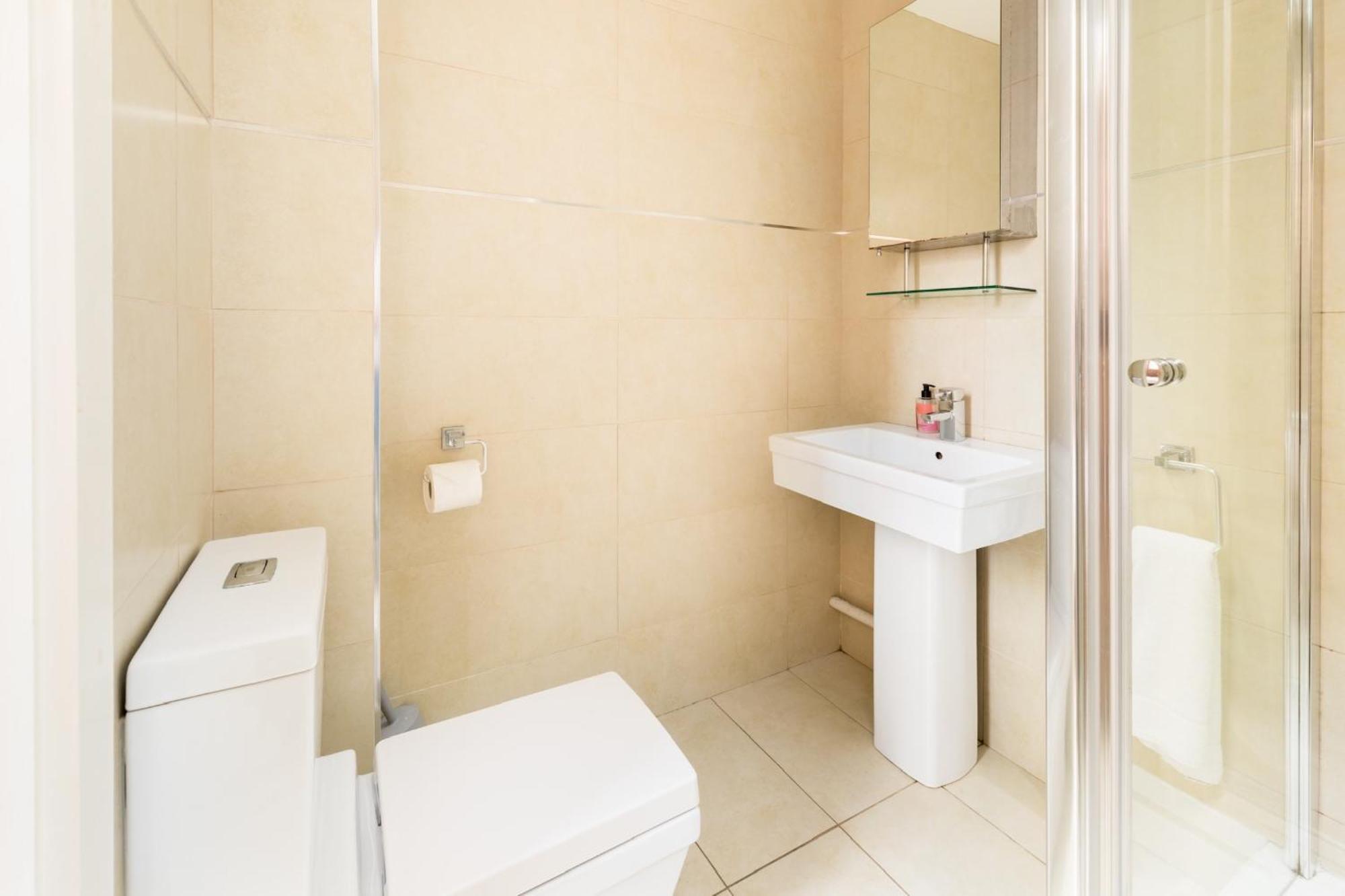 High End Luxury Townhouse In Jq, 4 Bedrooms, Flat Screen Tv In All Rooms, Free Parking, Near Birmingham City Centre Deposit Required Ngoại thất bức ảnh